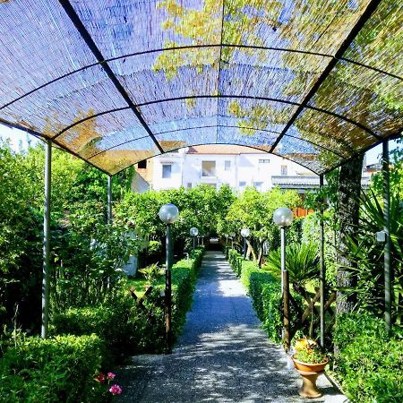 Residenza Caserta Sud - Appartamento Con Giardino Dış mekan fotoğraf