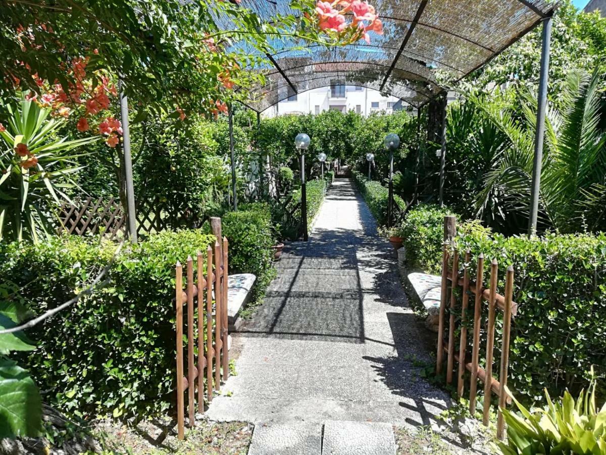 Residenza Caserta Sud - Appartamento Con Giardino Dış mekan fotoğraf