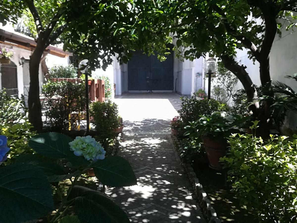 Residenza Caserta Sud - Appartamento Con Giardino Dış mekan fotoğraf