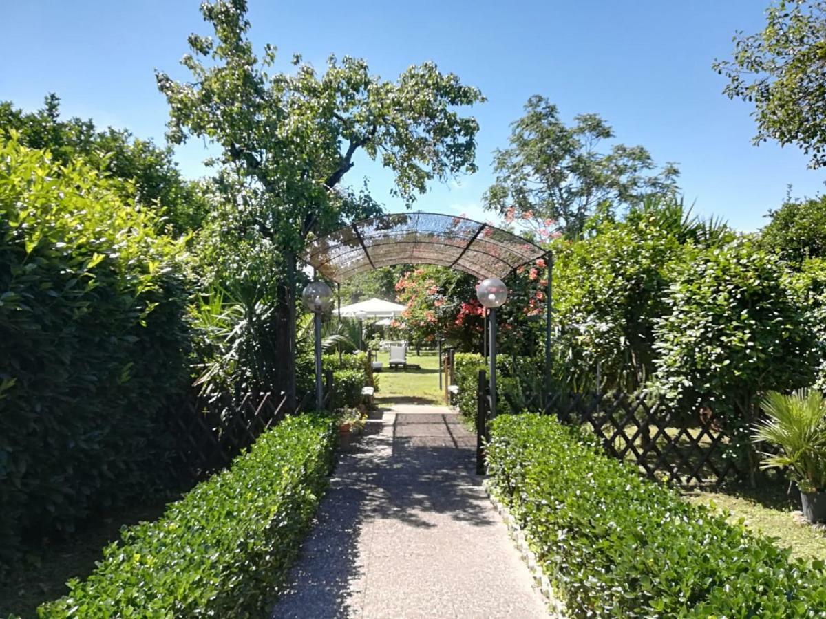 Residenza Caserta Sud - Appartamento Con Giardino Dış mekan fotoğraf