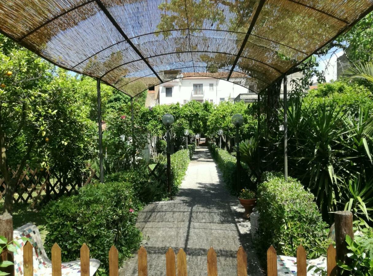 Residenza Caserta Sud - Appartamento Con Giardino Dış mekan fotoğraf